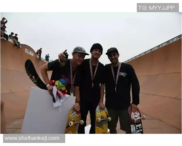 武汉极限运动队在世界滑板锦标赛中的默契配合与精彩表现分析